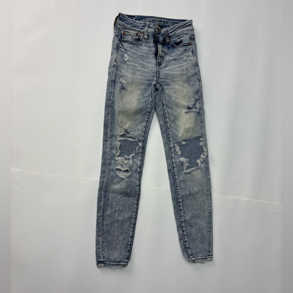 American Eagle Outfitters Light Wash Distressed Skinny Jeans